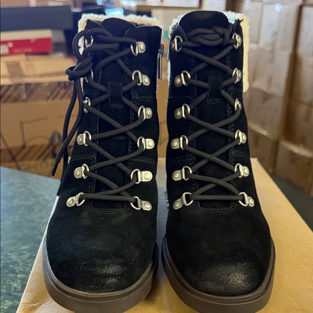 Lucky Brand Black Lace-Up Ankle Boots with Cream Sherpa Collar - Picture 3 of 4
